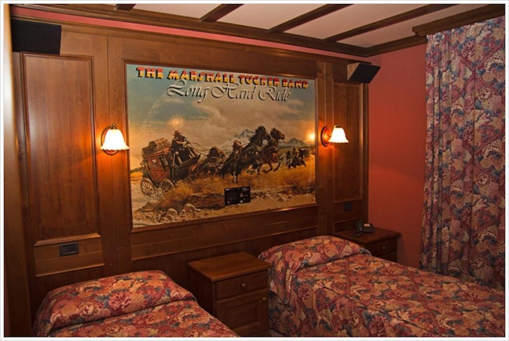 Hotel California 3*